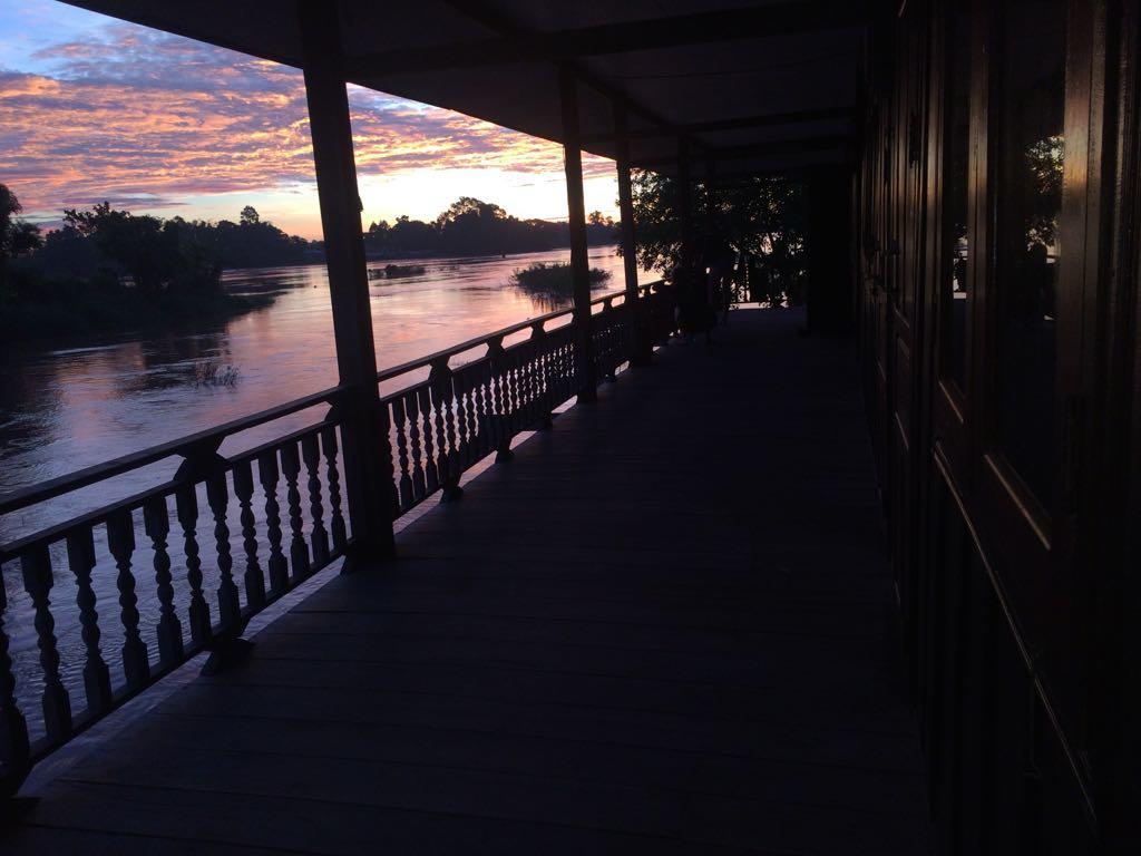 Hôtel Riverside Bungalow à Ban Dondét Extérieur photo