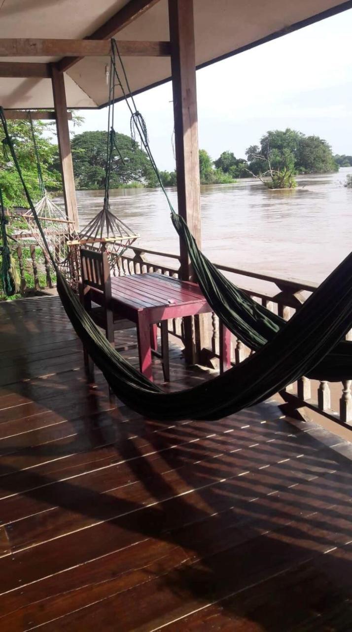Hôtel Riverside Bungalow à Ban Dondét Extérieur photo