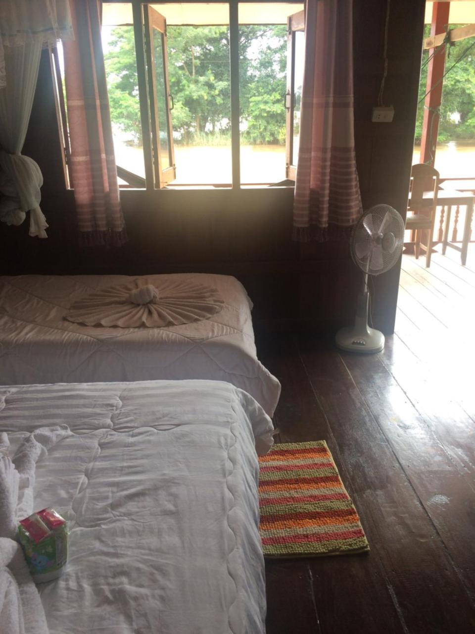 Hôtel Riverside Bungalow à Ban Dondét Extérieur photo