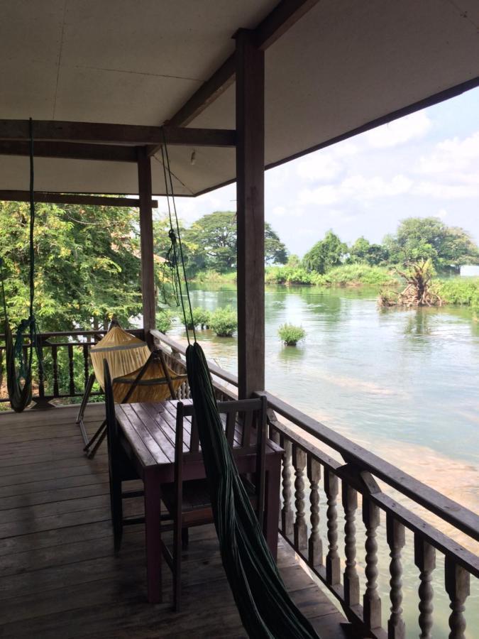 Hôtel Riverside Bungalow à Ban Dondét Extérieur photo